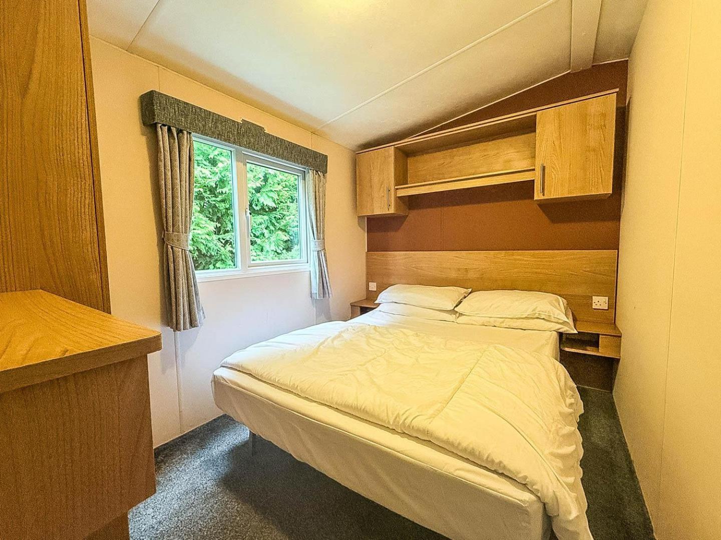 Campsite Lovely Caravan At Lower Hyde Park, Isle Of Wight Ref 24001g *
